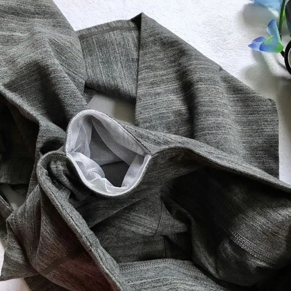 Gap Fit NWOT Performance Capri Women S - Picture 8 of 8